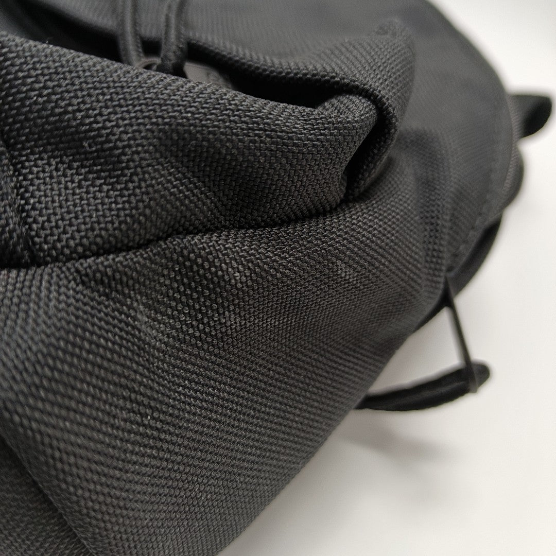 Canvas Black