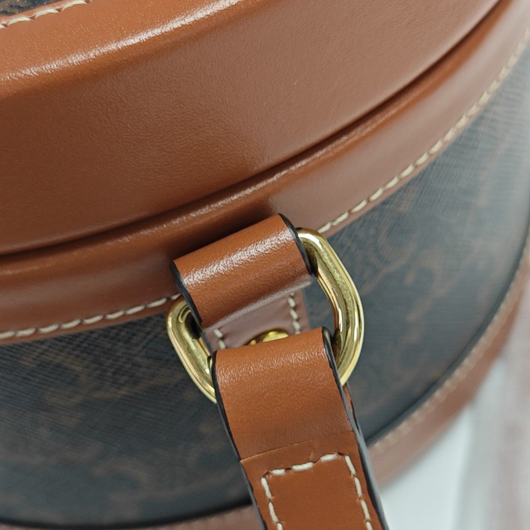 TRIOMPHE Medium Coated Canvas Brown