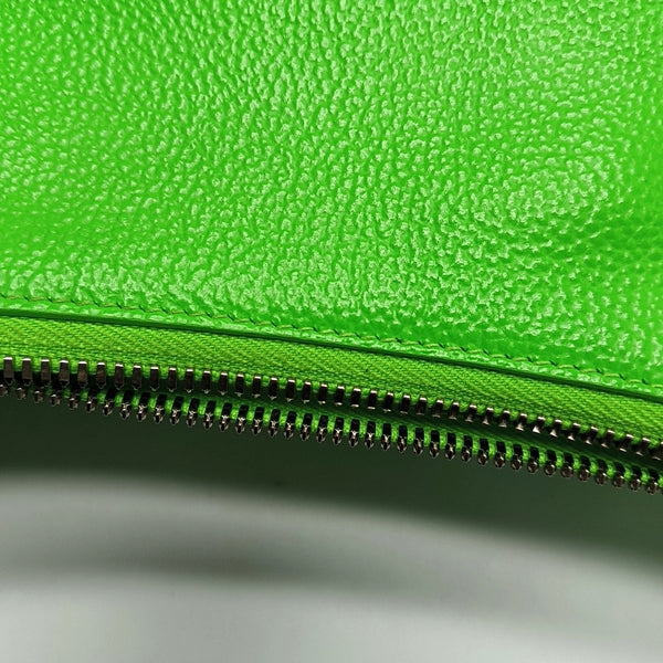 Authenticated pre-owned  Hourglass Calfskin Green - Crossbody Bag at Looply