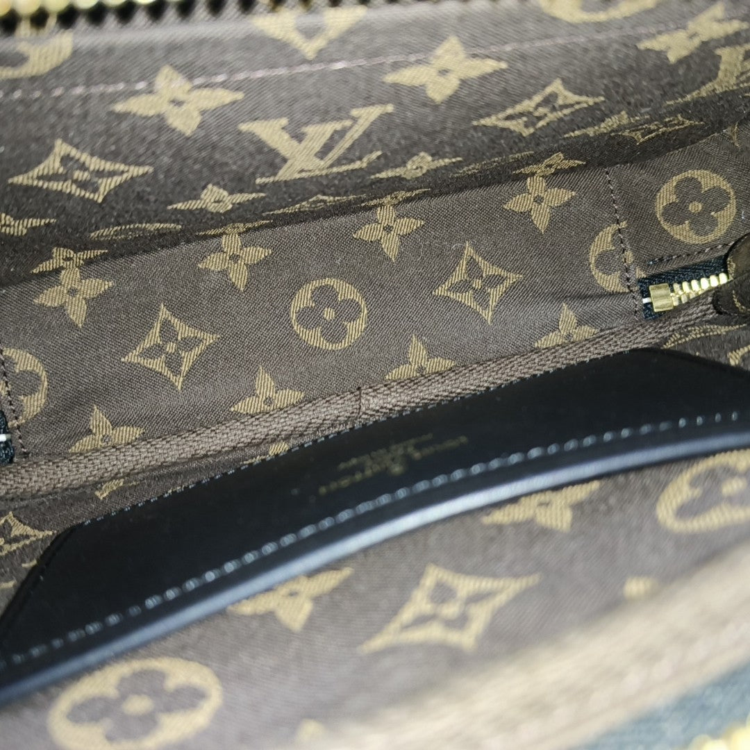 UTILITY Monogram Calfskin Black