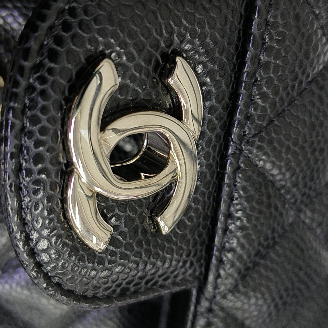 CLASSIC FLAP Small Quilted Grained Calfskin Black