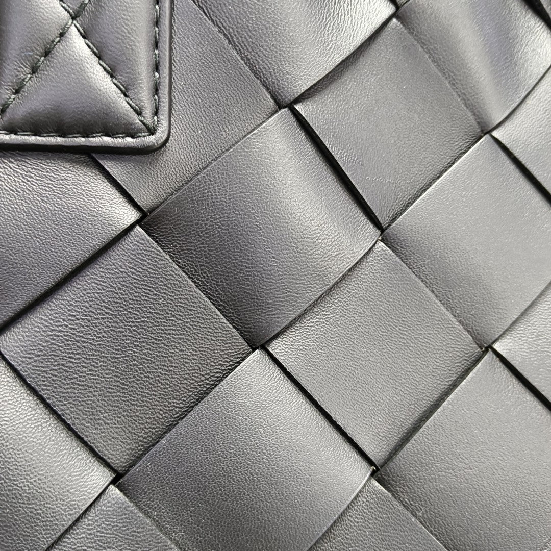 Cabat Medium Lambskin Black