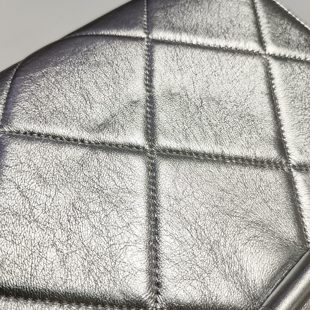 IN THE LOOP Quilted Lambskin Silver