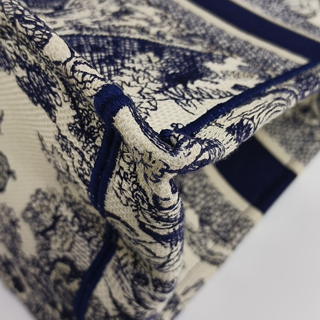 Book Tote Medium Canvas Blue
