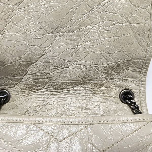 NIKI Mini Chevron, Piel de becerro acolchada Blanca
