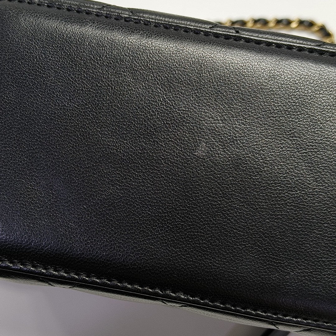 VANITY CASE Small Quilted Lambskin Black