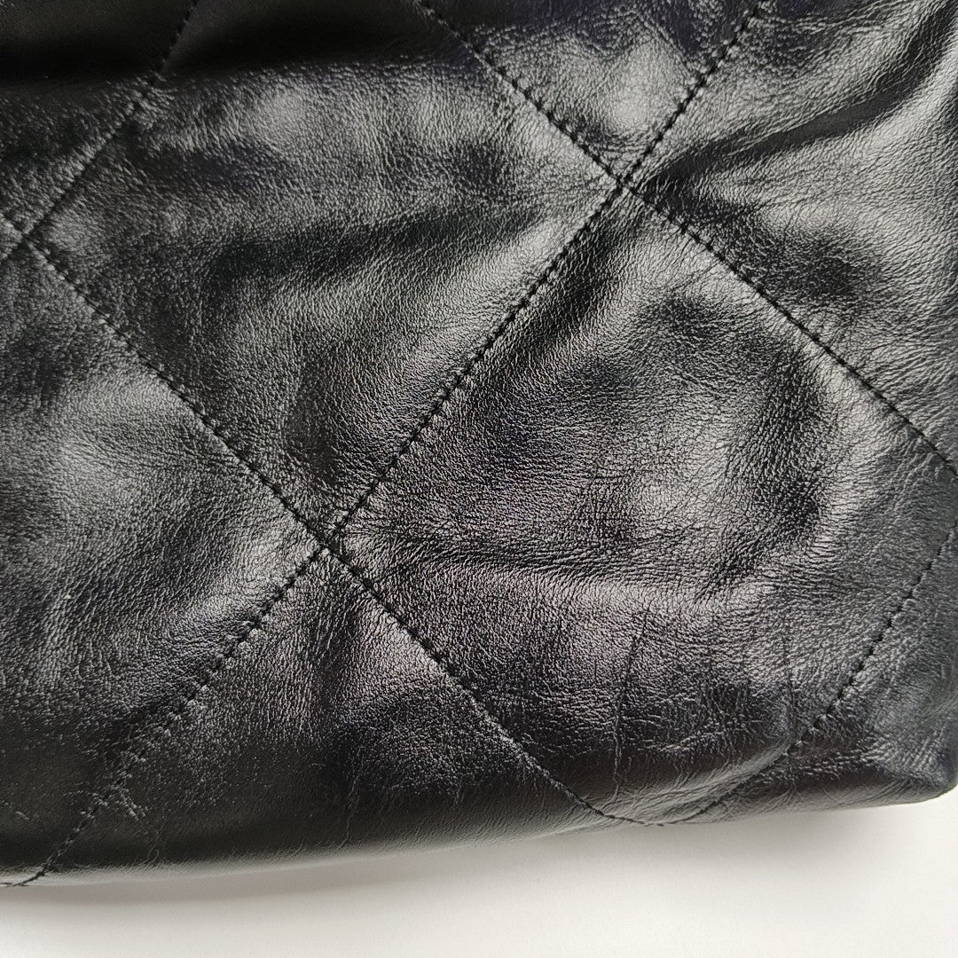 CHANEL 22 Small Quilted Calfskin Black