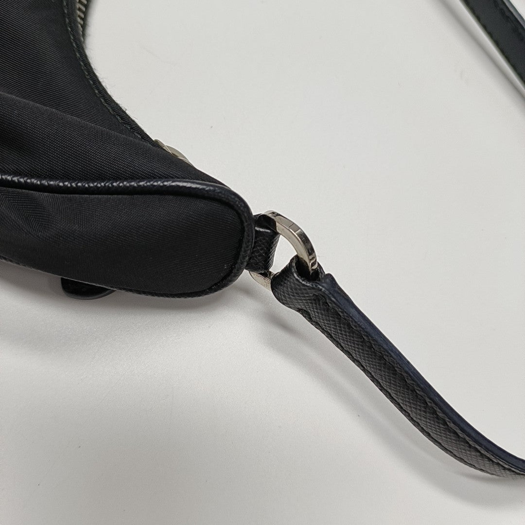 Re-Edition2000 Mini Nylon Black
