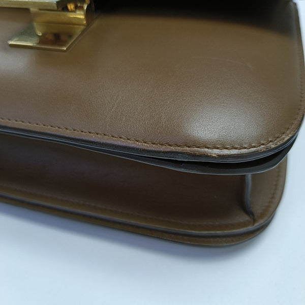 CLASSIC BOX Medium Calfskin Brown