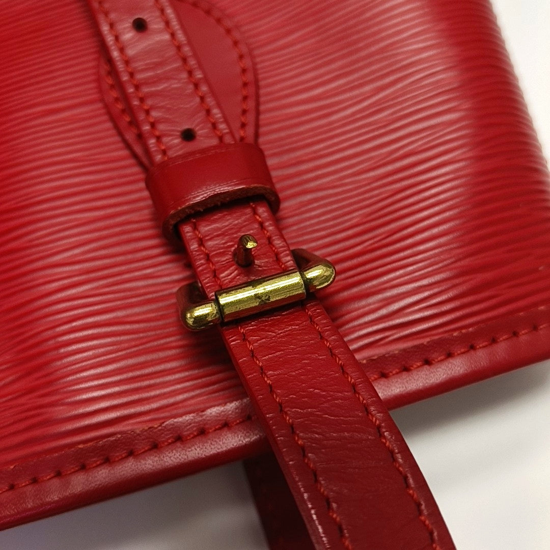 Authenticated pre-owned  BUCKET PM Epi Red - Bucket Bag at Looply