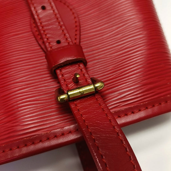 Authenticated pre-owned  BUCKET PM Epi Red - Bucket Bag at Looply