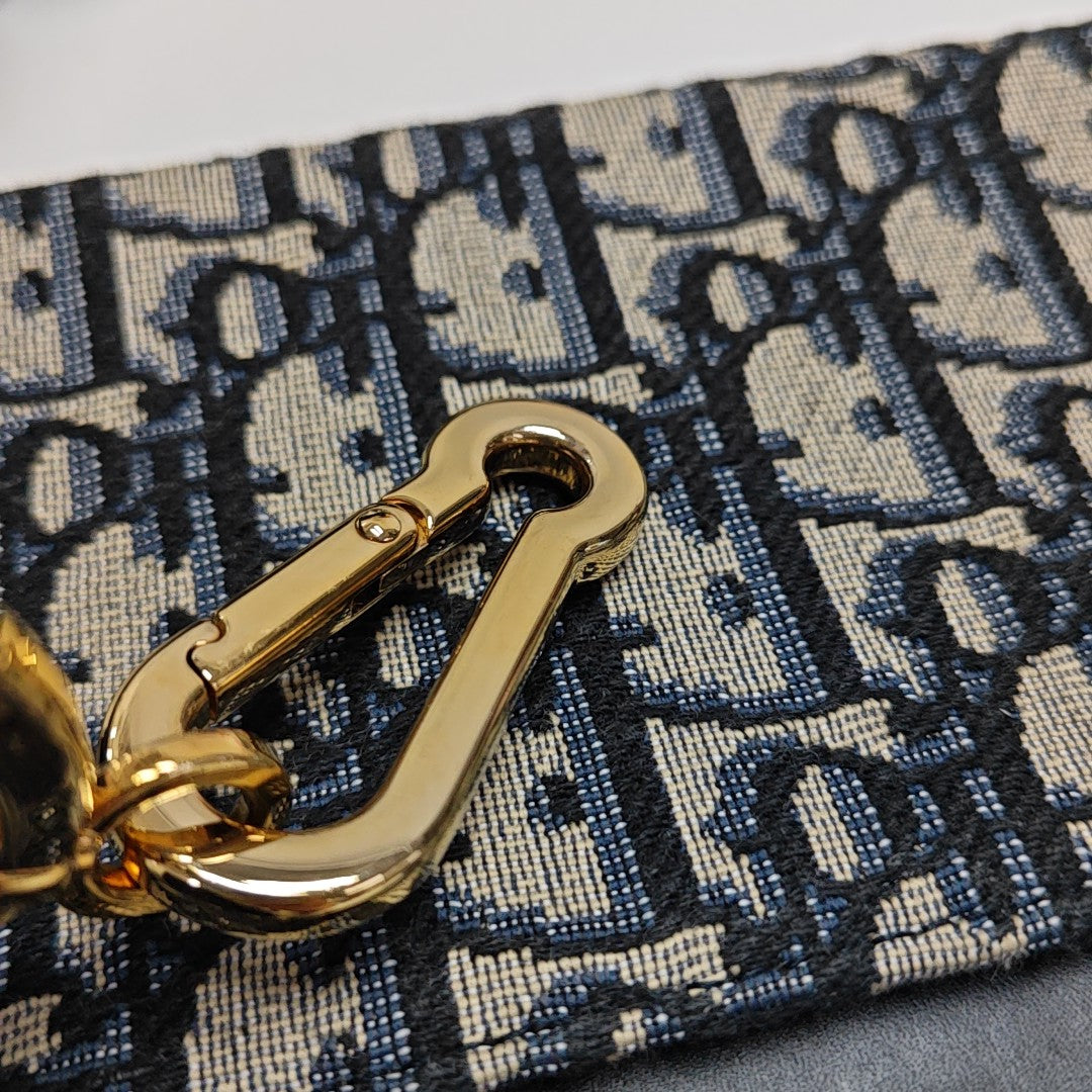 30 Montaigne Mini Oblique Canvas Blue