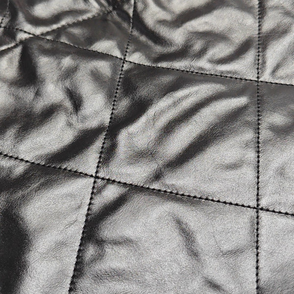 CHANEL 22 Small Quilted Calfskin Black