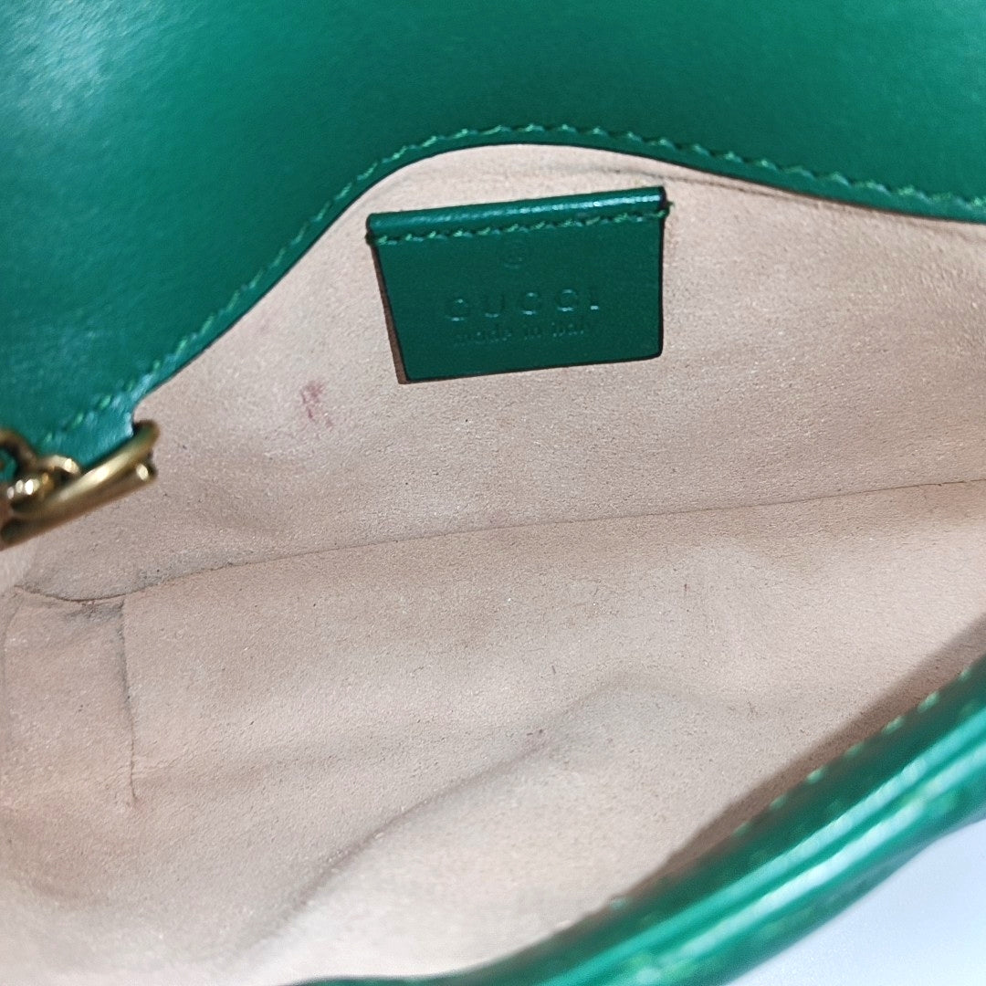 Authenticated pre-owned  GG Marmont Mini Quilted Calfskin Green - Shoulder Bag at Looply