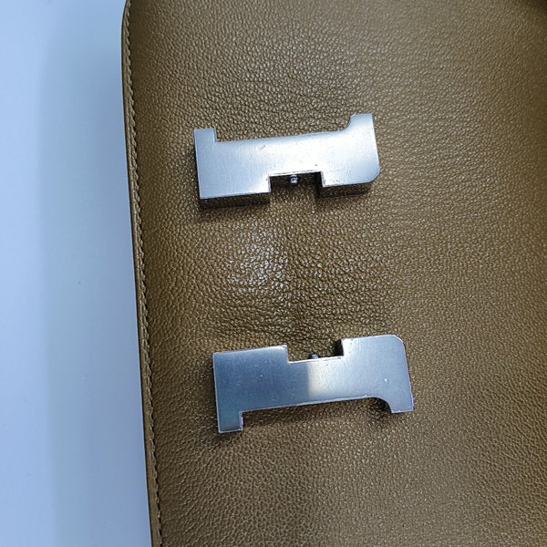 Constance 18 Chèvre Mysore Brown