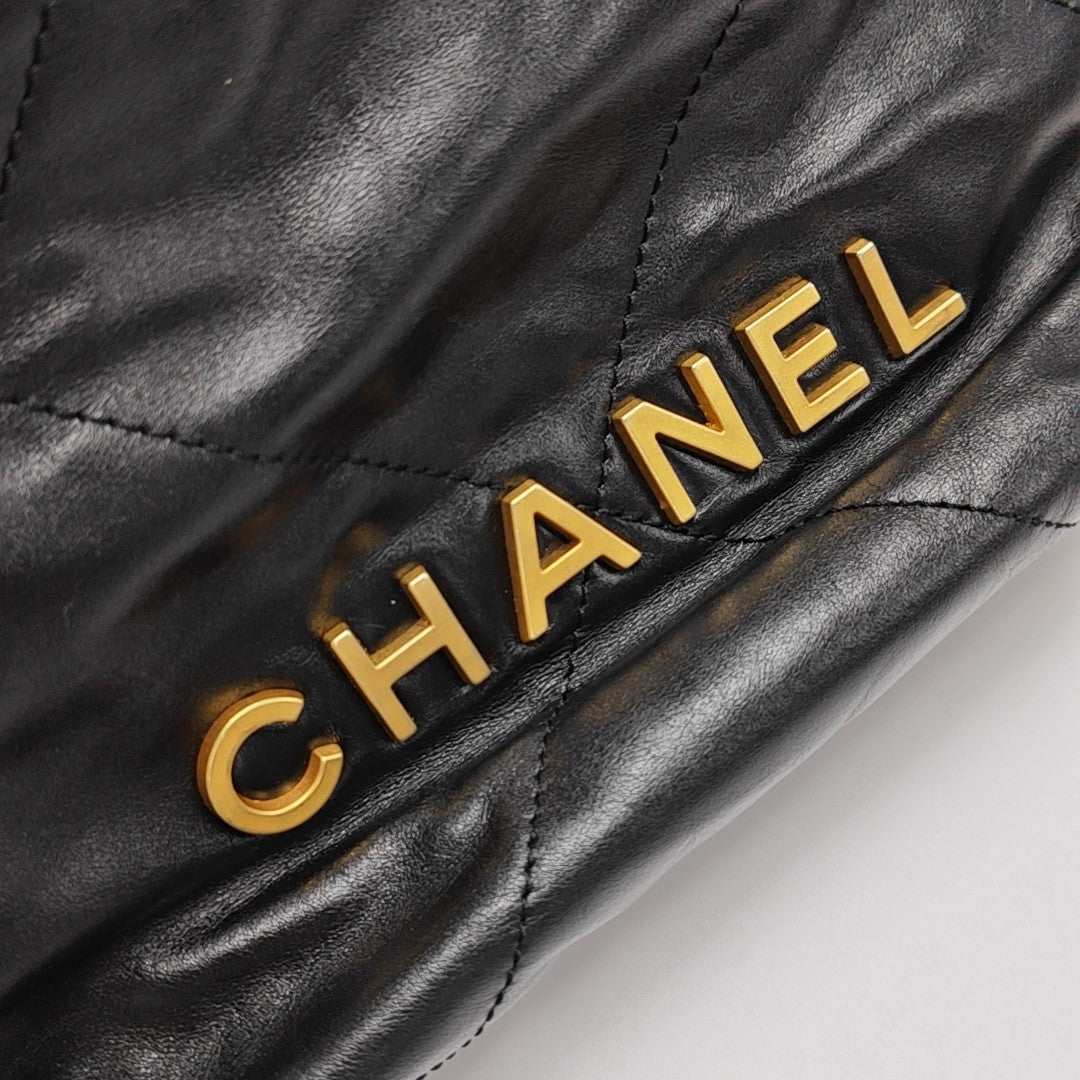 CHANEL 22 Mini Quilted Calfskin Black