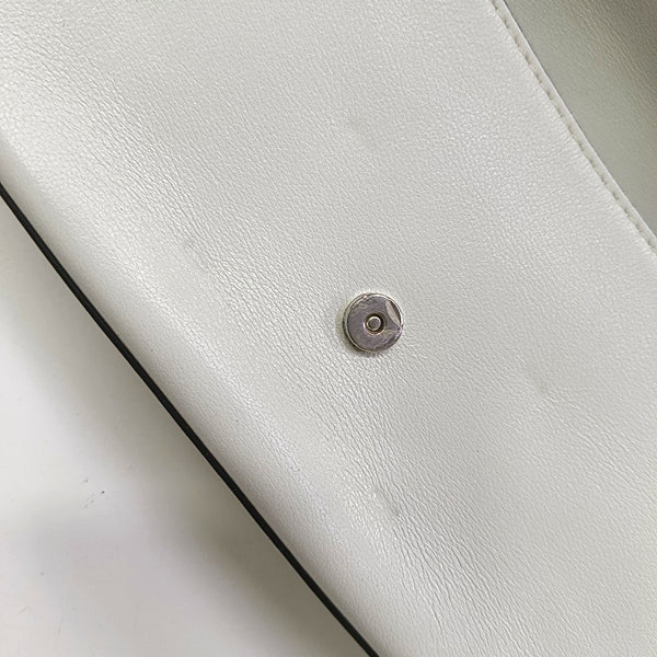 Authenticated pre-owned  Baguette Calfskin White - Shoulder Bag at Looply