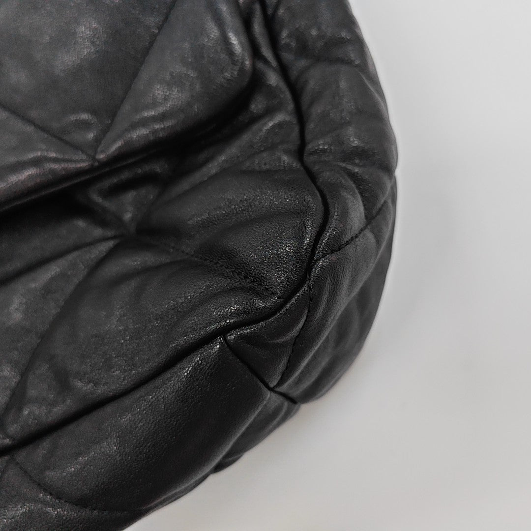 CHANEL 19 Maxi Quilted Lambskin Black