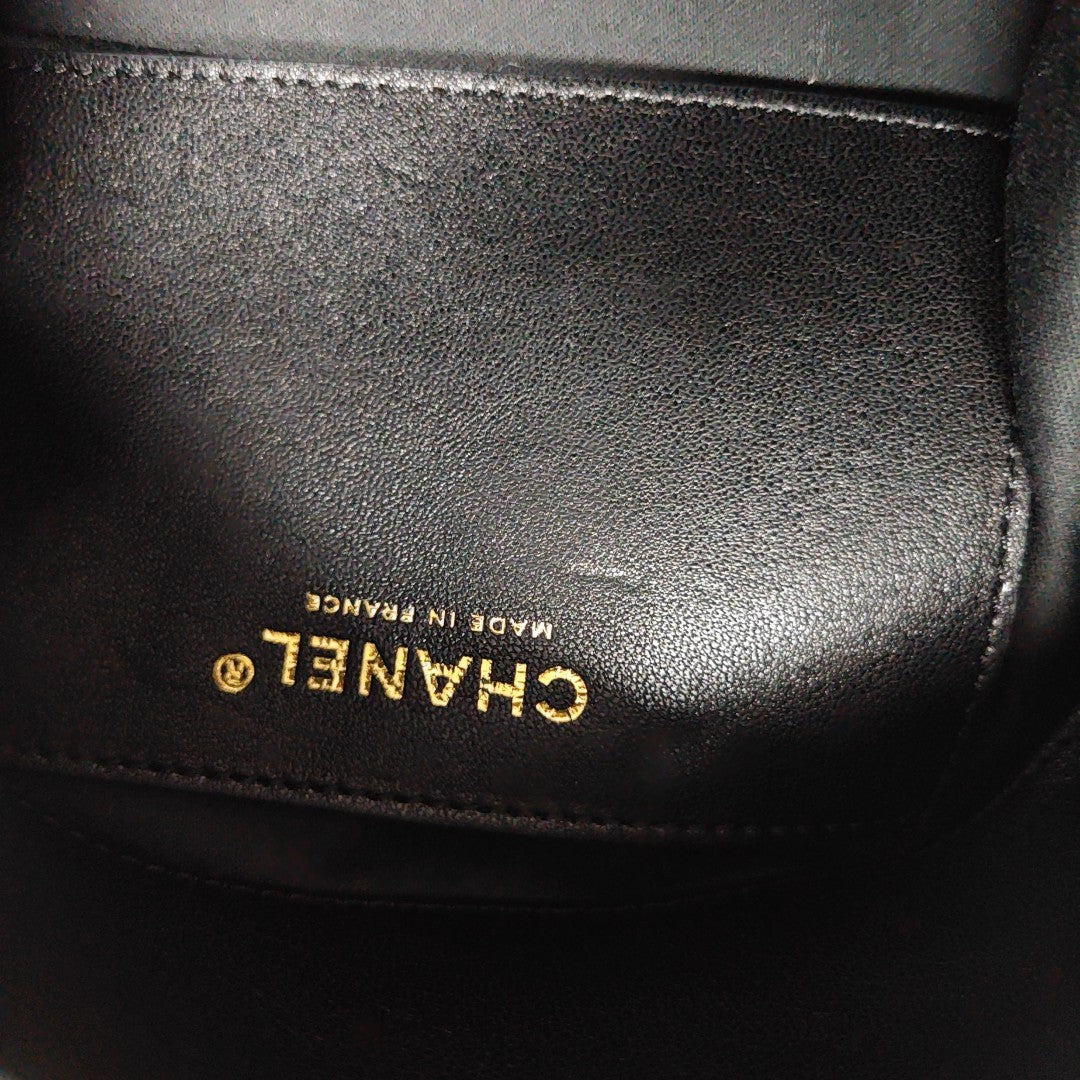 Quilted Lambskin Shoulder Bag Black
