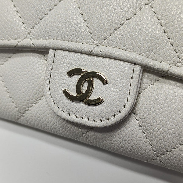 CLASSIC FLAP Quilted Grained Calfskin White