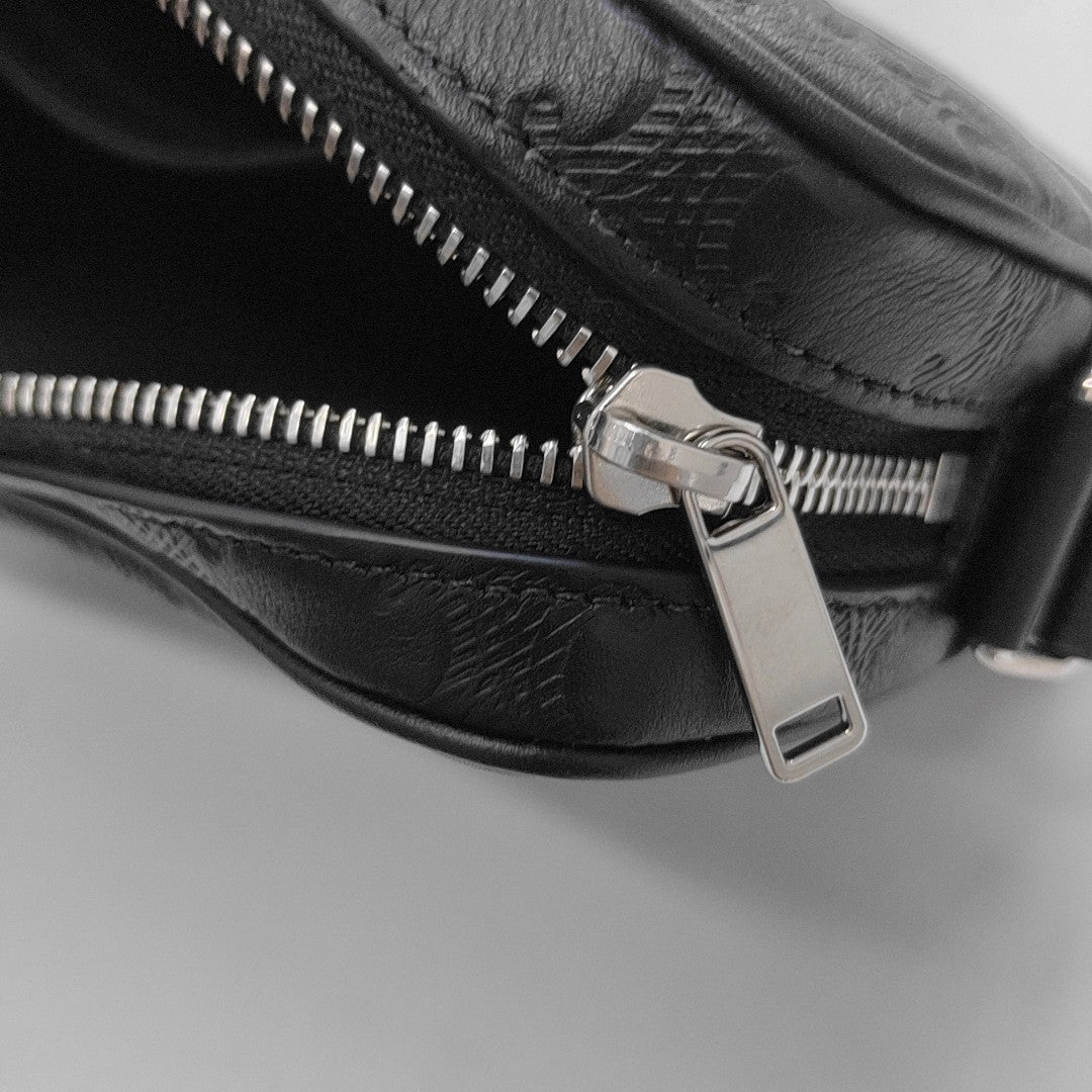 Calfskin Shoulder Bag Medium Black