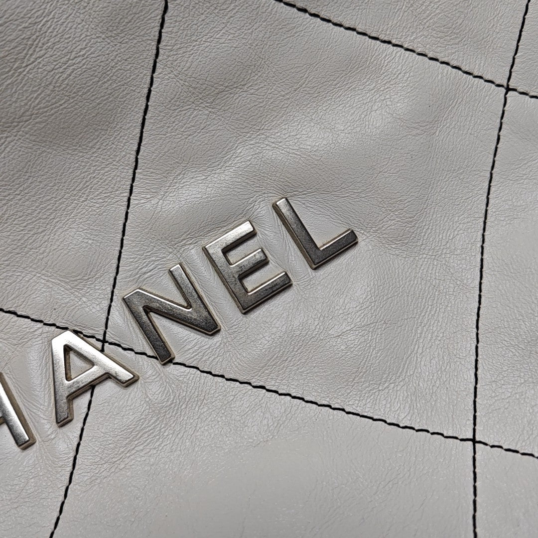 CHANEL 22 Medium Quilted Calfskin White
