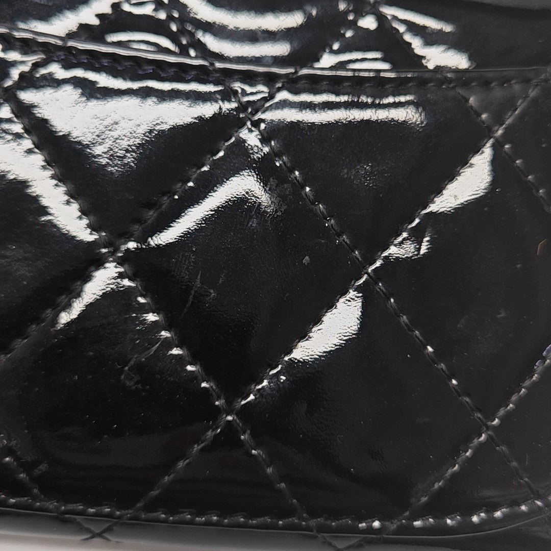 CLASSIC FLAP Quilted Patent Leather Black Card Holder