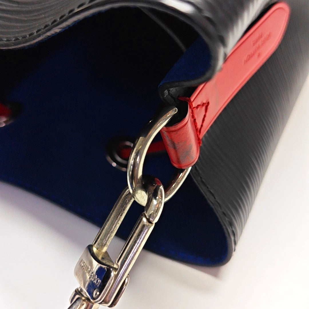 Authenticated pre-owned  NÉONOÉ BB Epi Black - Bucket Bag at Looply