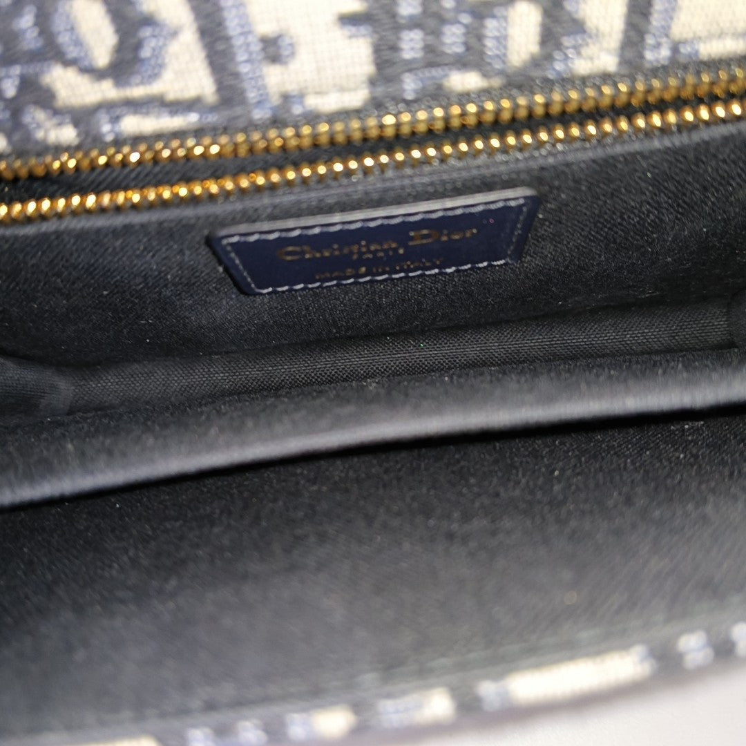 30 Montaigne Medium Oblique Canvas Blue