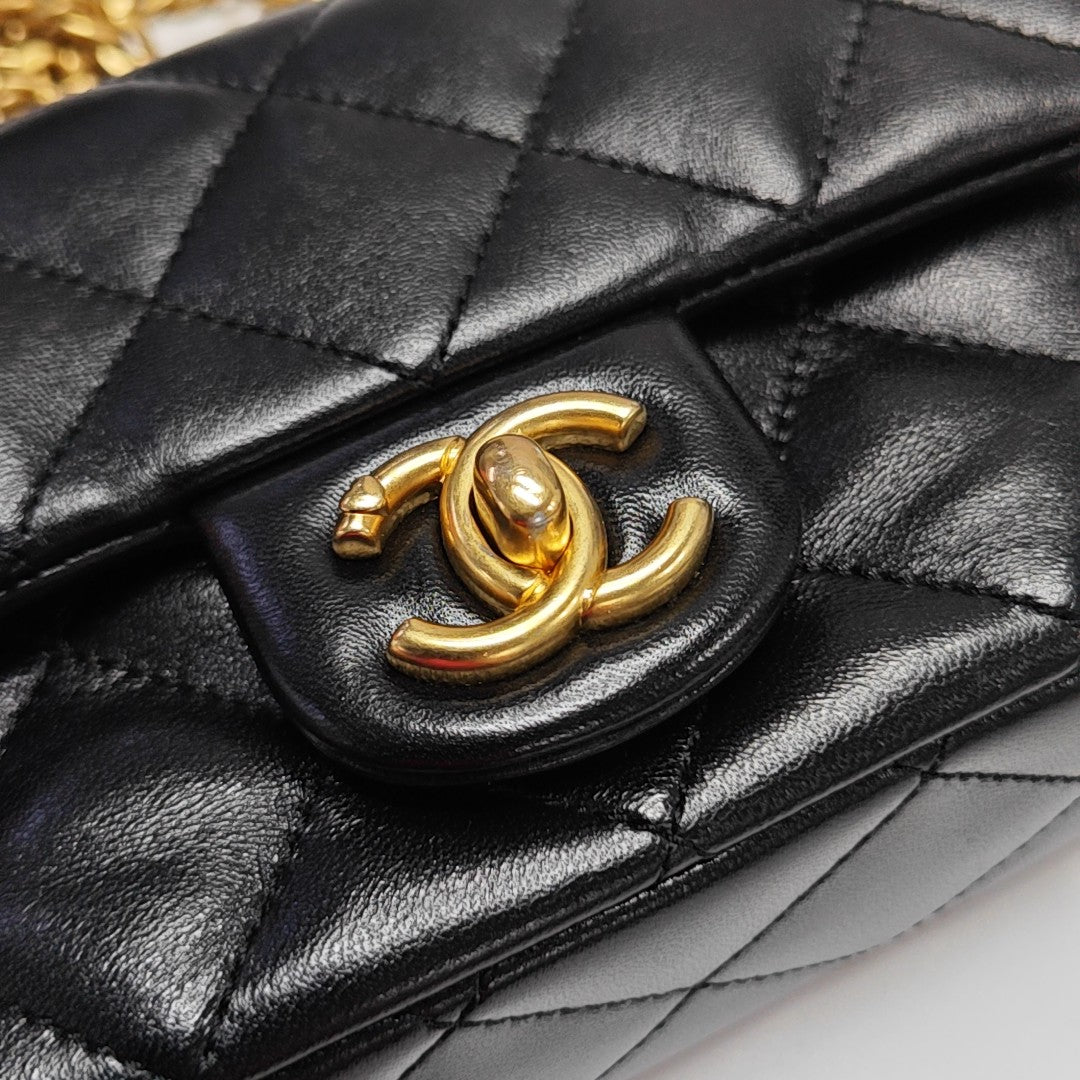 CLASSIC FLAP Mini Quilted Lambskin Black