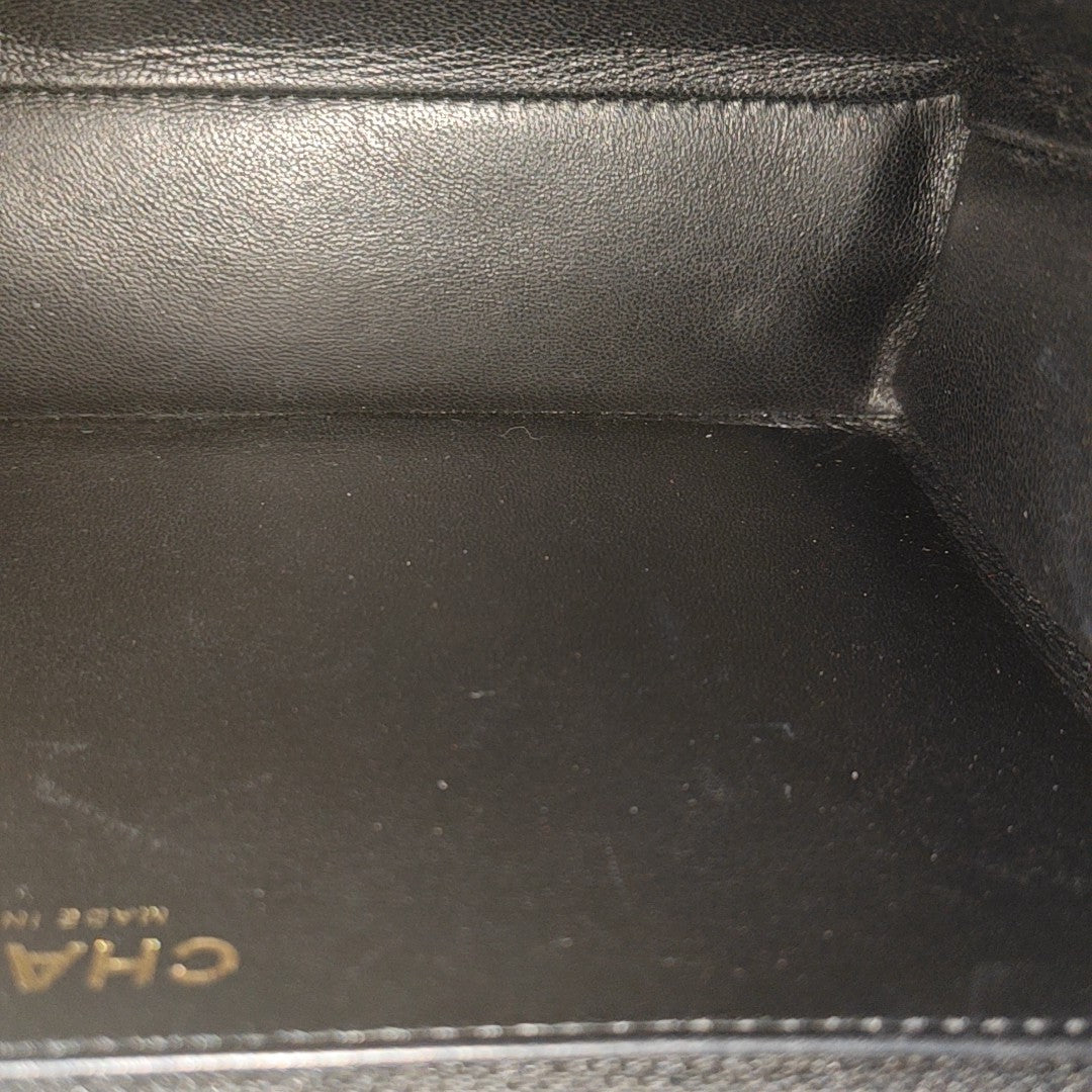 CLASSIC FLAP Medium Quilted Calfskin Black