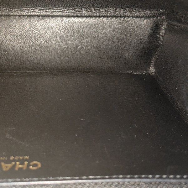 CLASSIC FLAP Medium Quilted Calfskin Black