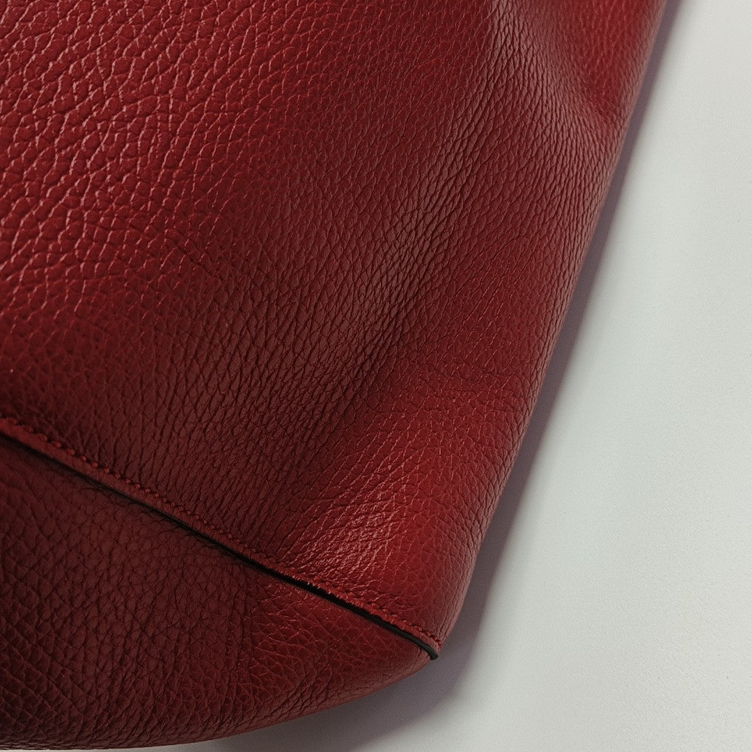 Swing Medium Calfskin Red