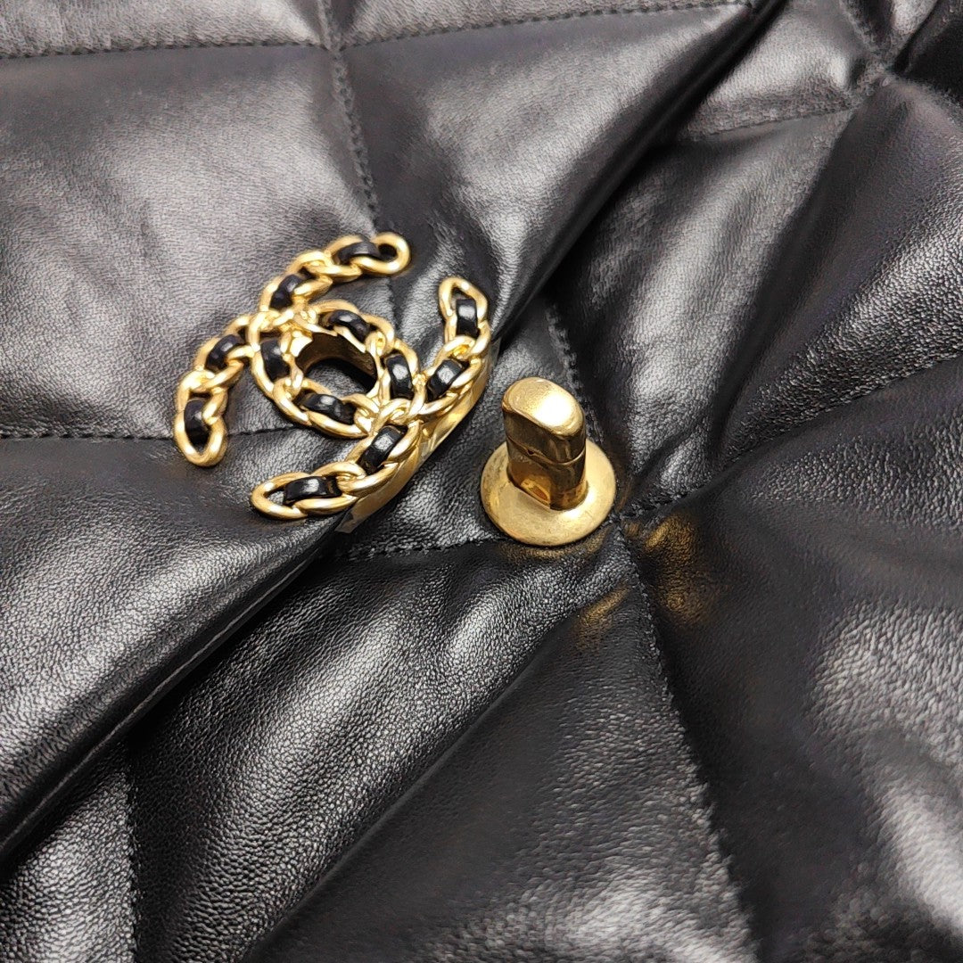 CHANEL 19 Maxi Quilted Lambskin Black