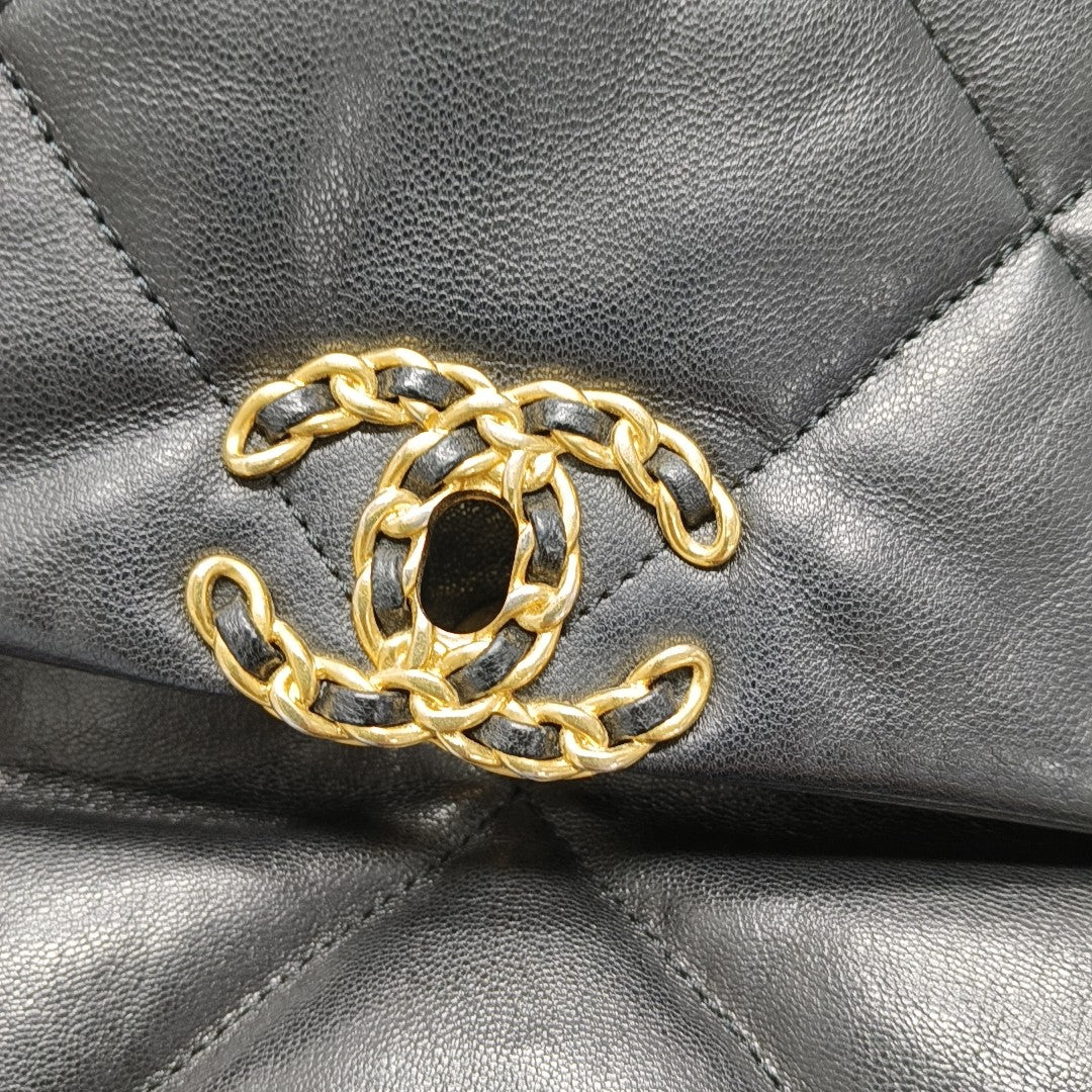 CHANEL 19 Small Quilted Lambskin Black