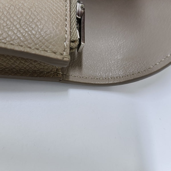 Monedero pequeño TROTTEUR de piel de becerro beige