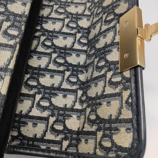 30 Montaigne Mini Oblique Canvas Blue
