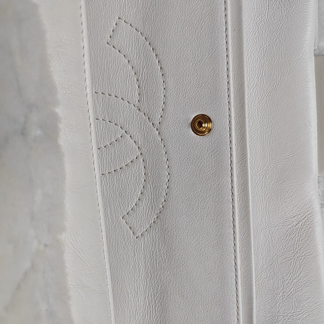 2.55 225 (small) Quilted Sheepskin White