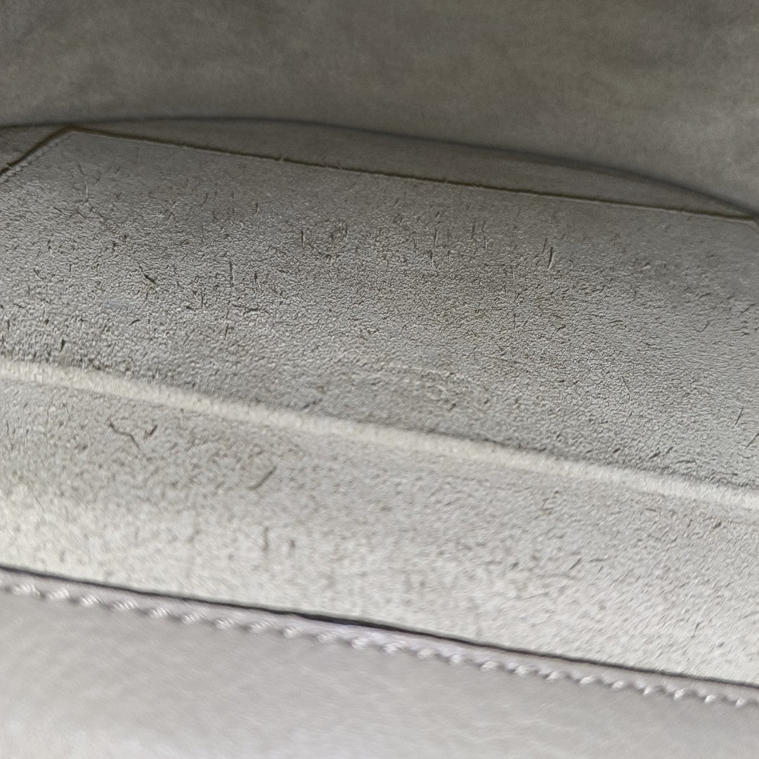 Nile Medium Calfskin Gray