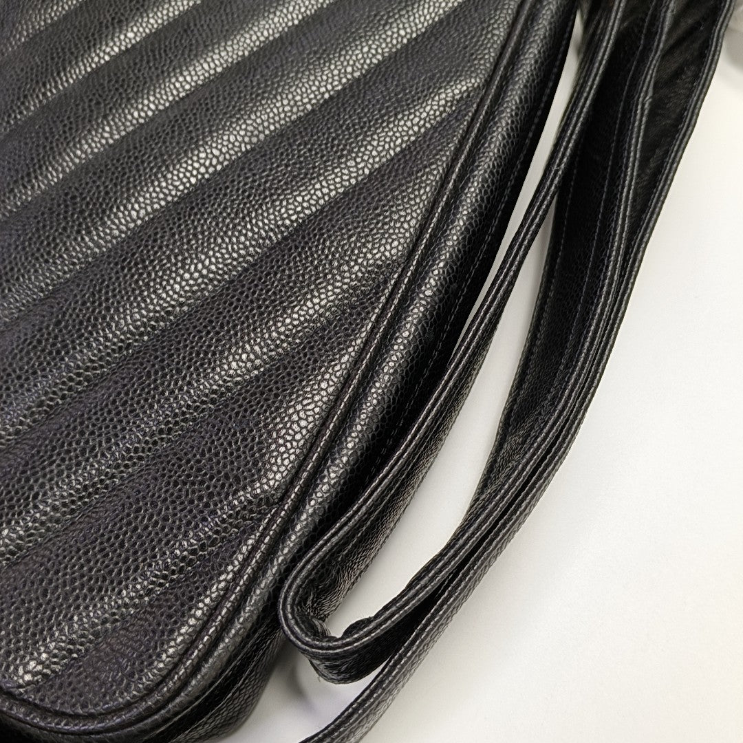 VINTAGE FRONT POCKET CAMERA BAG Quilted Grained Calfskin Black