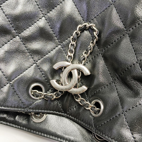 CHANEL 25 Medium Quilted Calfskin Black