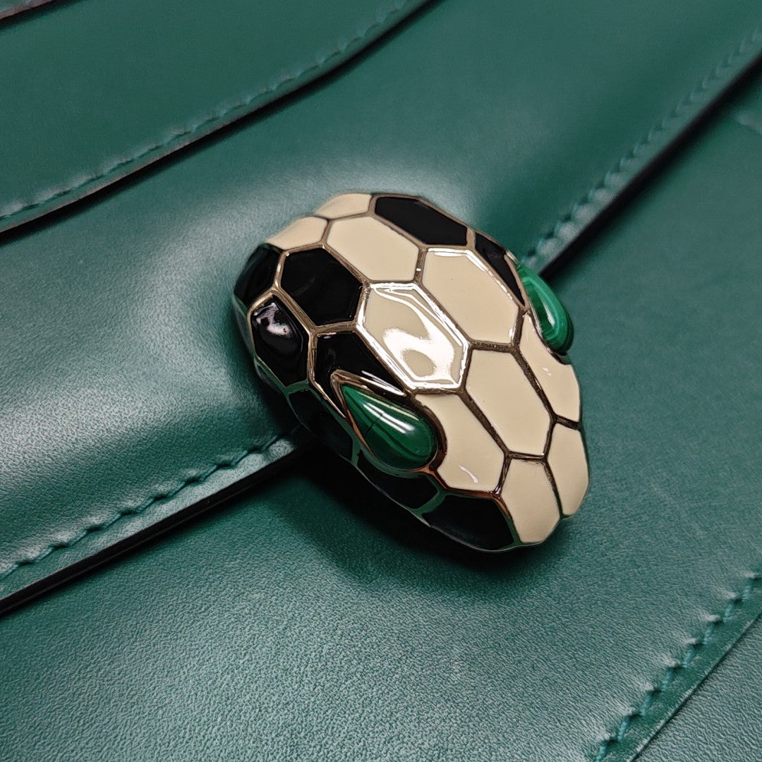 SERPENTI FOREVER Medium Calfskin Green