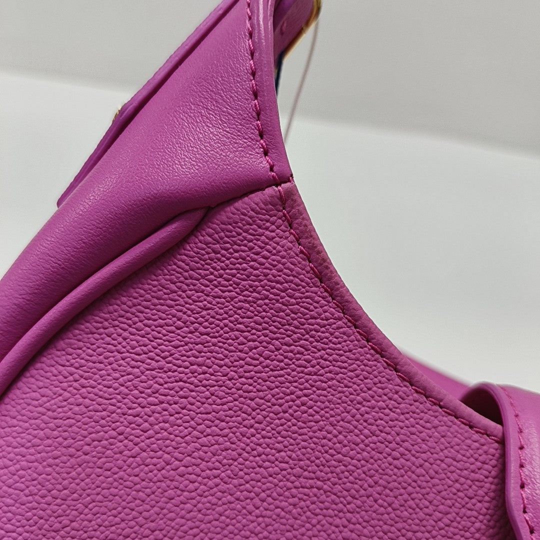 SERPENTI ELLIPSE Small Calfskin Red