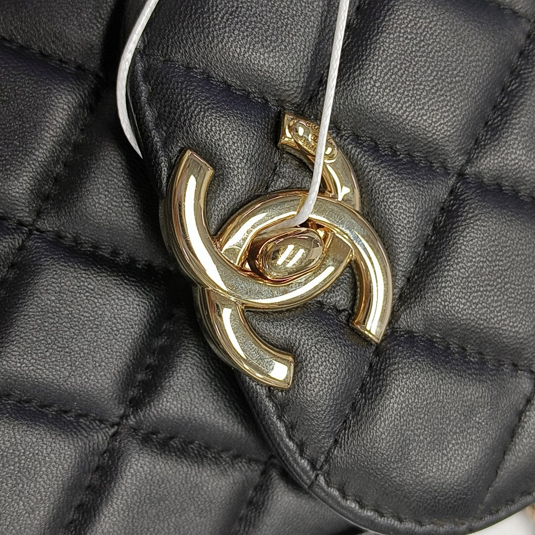 Authenticated pre-owned  WOC Quilted Lambskin Black - Crossbody Bag at Looply