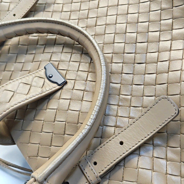 Authenticated pre-owned  Roma Calfskin Beige - Top Handle Bag at Looply