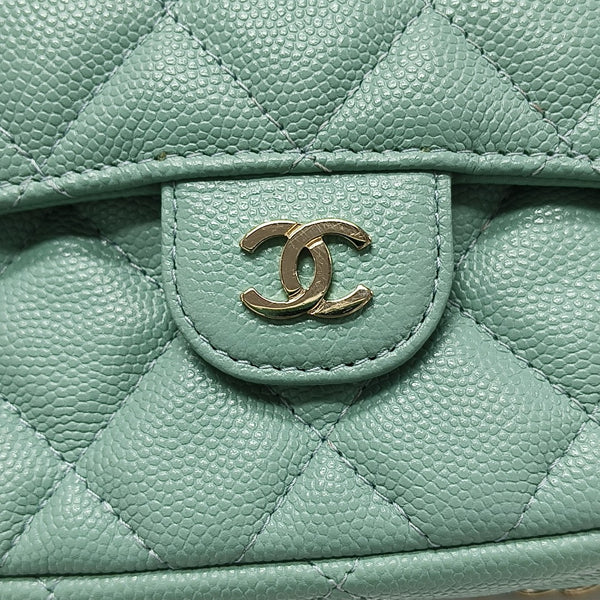Authenticated pre-owned  CLASSIC FLAP Quilted Lambskin Green - Shoulder Bag at Looply