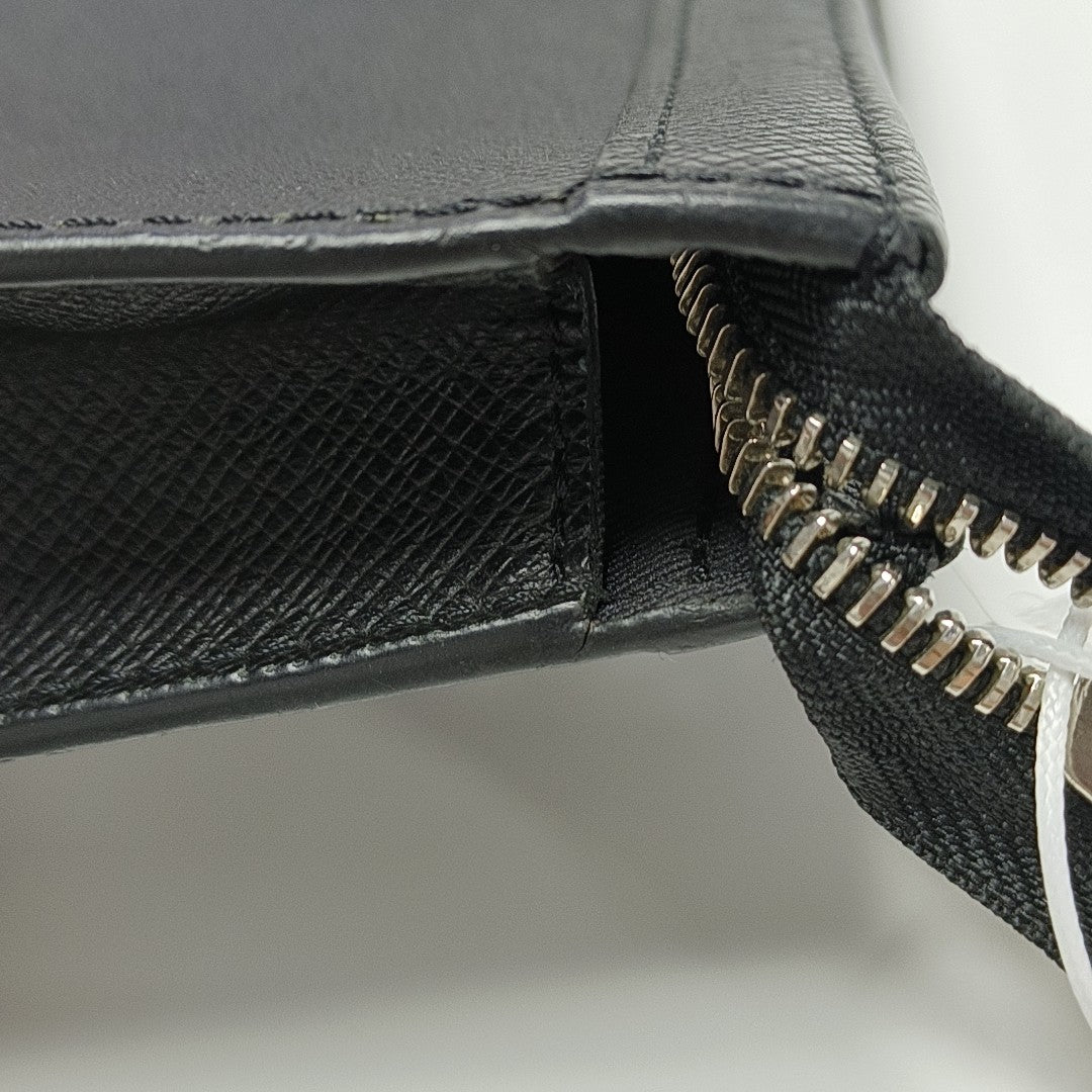 Pochette Voyag MM Calfskin Black