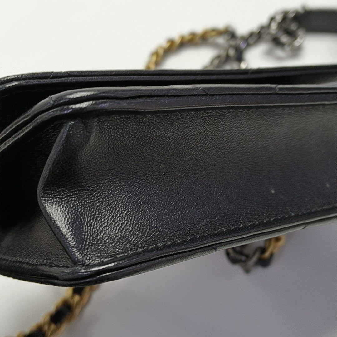 CHANEL 19 WOC Quilted Lambskin Black
