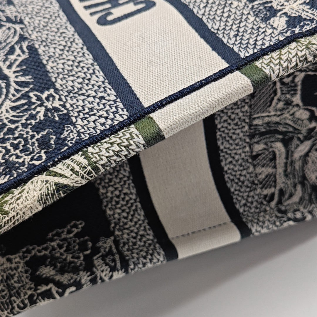 Book Tote Medium Fabric Blue