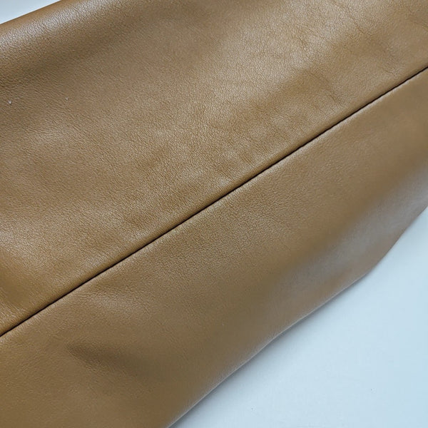 The Pouch Calfskin Brown